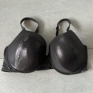 VICTORIAS SECRET BODY BY VICTORIA 40DDD.